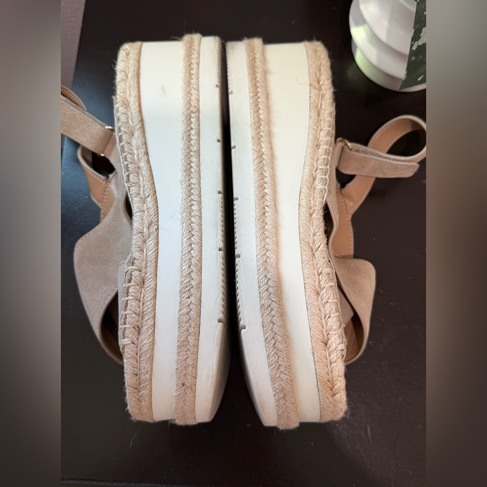 Marc Fisher gandy platform sandals in taupe/white size 9.5M. - Picture 6 of 8